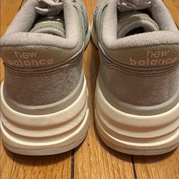 New Balance Gender Inclusive 997R Sneakers Dark Olivine Women’s 10 Men's 8.5M - Picture 7 of 8